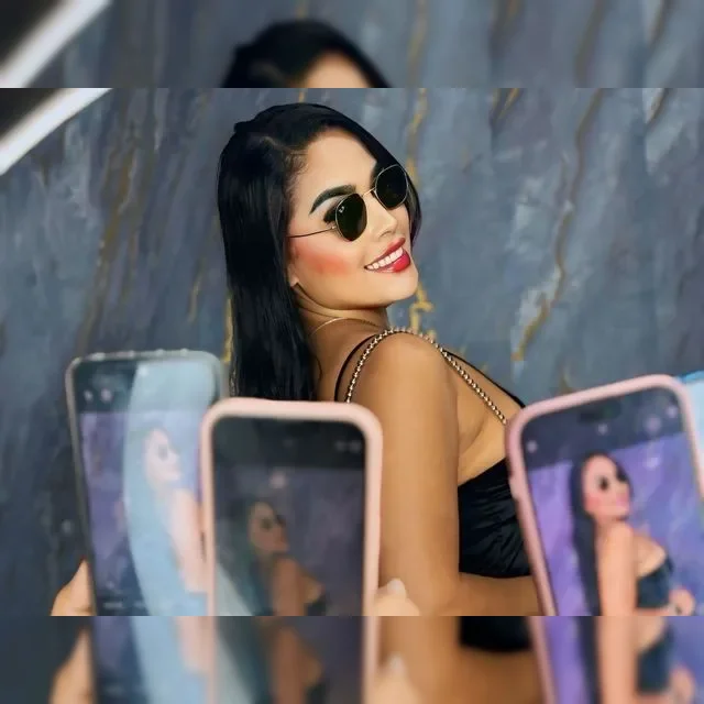 Bild 3 von EMIILYHOTT