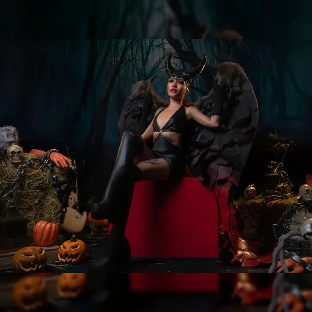 Bild 5 von NailaMistress