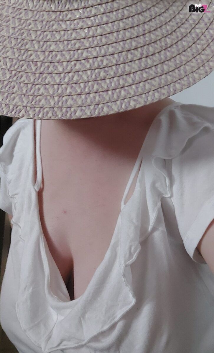 CurveyMolly
