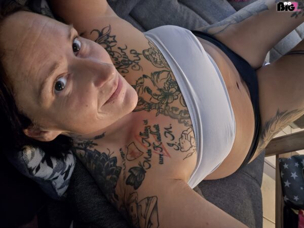 CurvyInkMilf