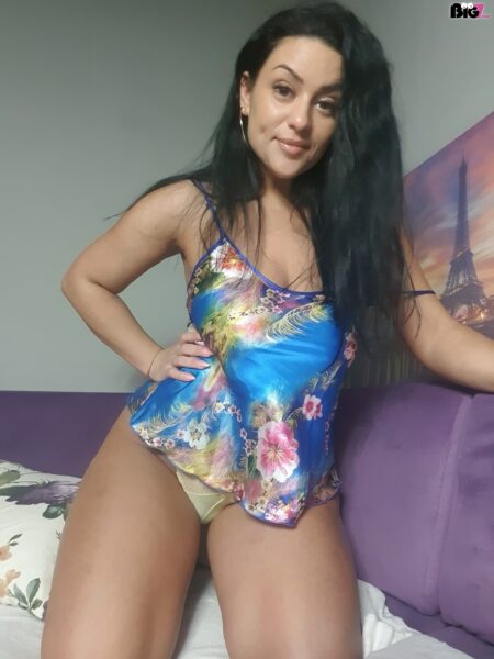 KarolaHot