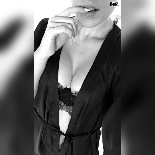 Blondemilf31