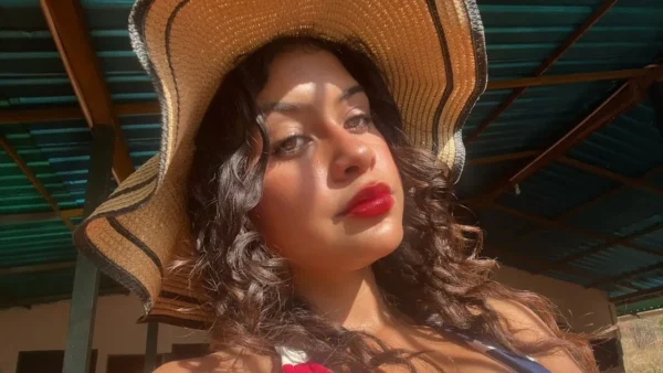 CurlyDani