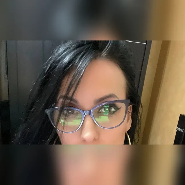 HotBrunette79